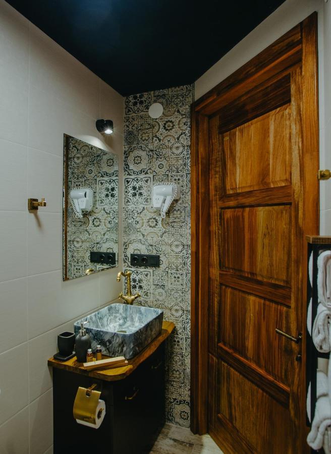 Wanderholic Hotel Telavi Exterior foto